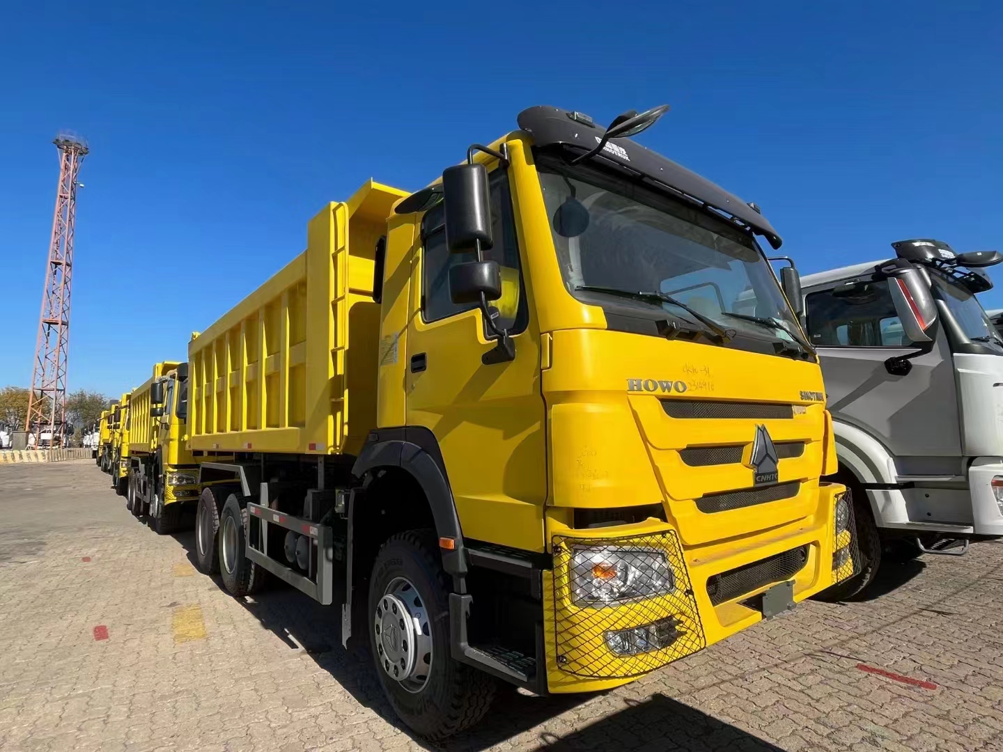 Trucail dumpála Howo 6x4